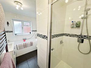 Family Bathroom- click for photo gallery